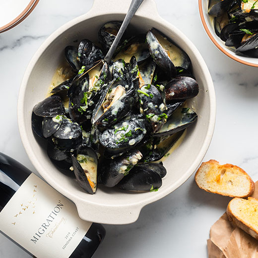 Creamy Lemon Garlic Mussels