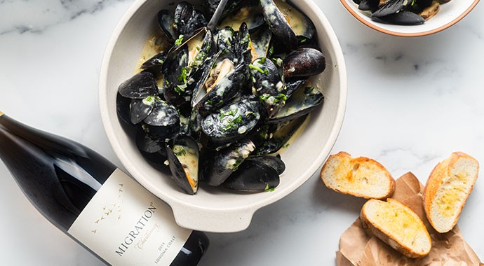 Creamy Lemon Garlic Mussels Recipe